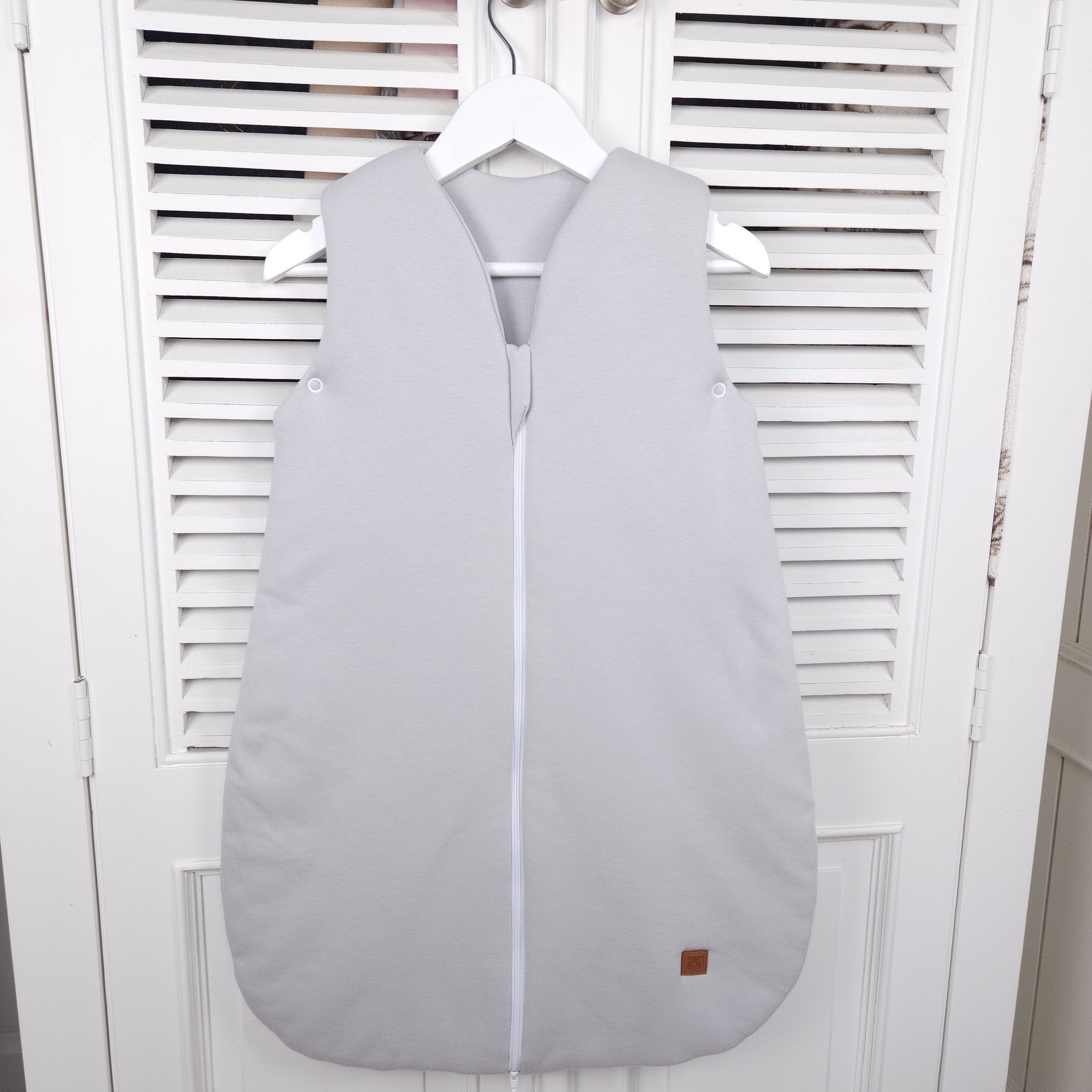 MimiNu Sovepose, Grey