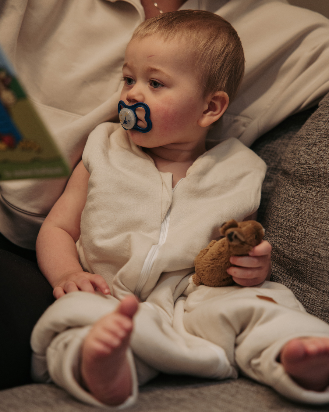 MimiNu Sovepose med ben – Beige