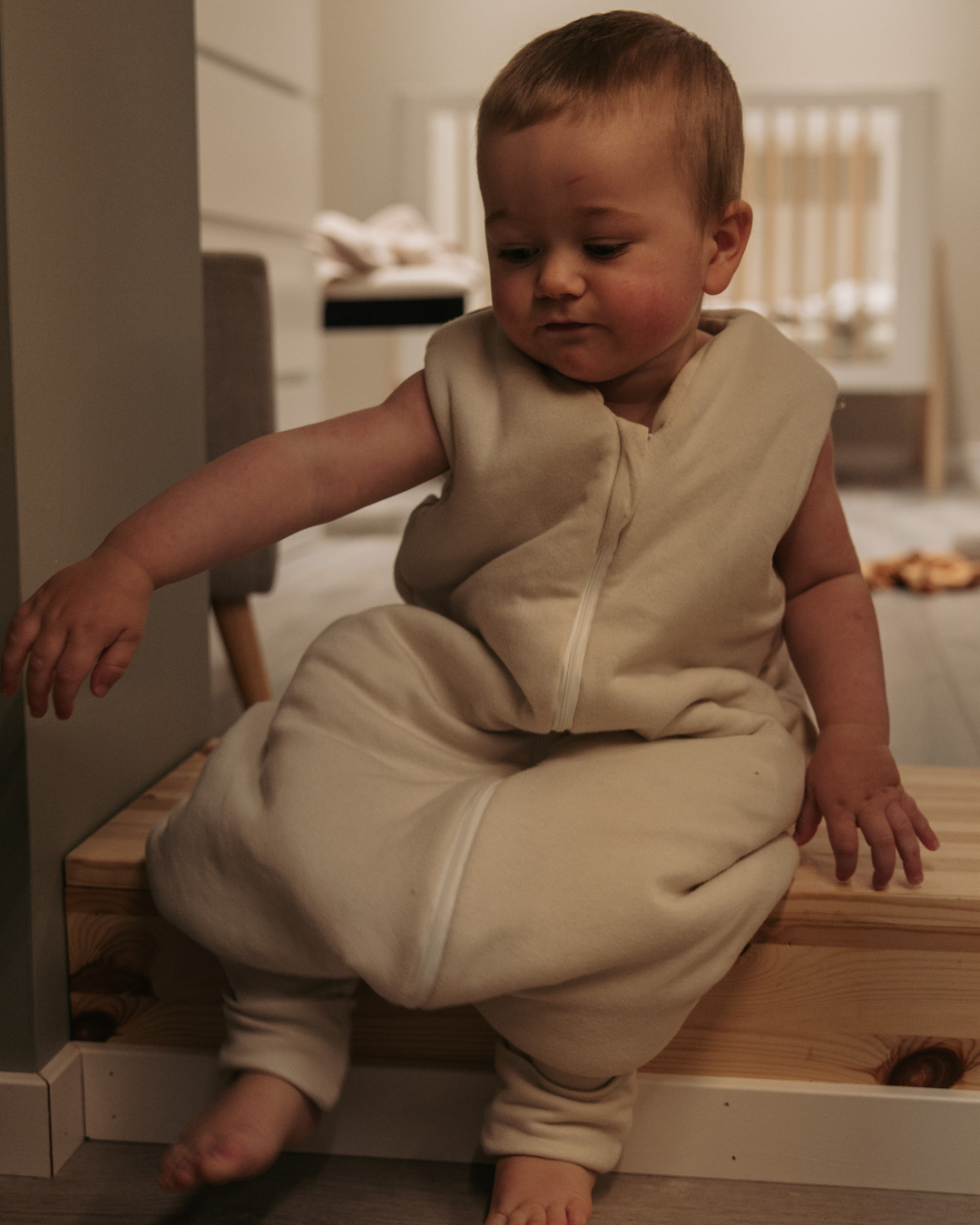 MimiNu Sovepose med ben – Beige